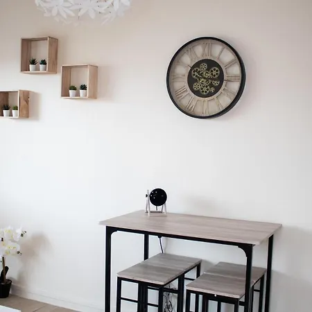 Apartment ✰ Vannier - Centre Ville - Wifi- Boite A Clef ✰ *